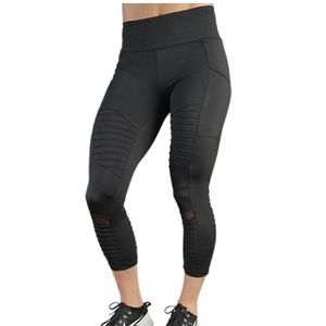 Constantly varied gear capris size large